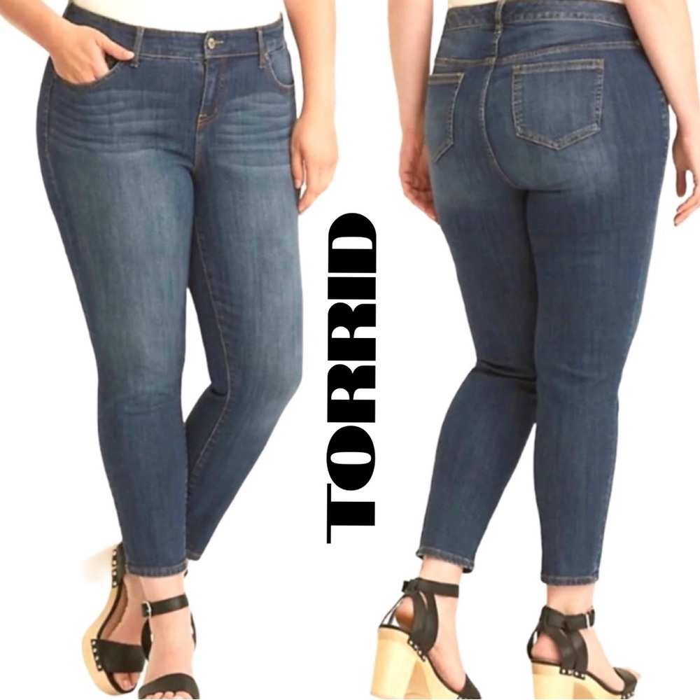 TORRID Girlfriend Jeans Medium Wash